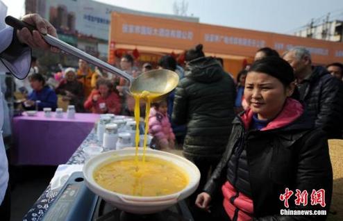 楚雄食药监总局：元旦春节期间严防不合格食品流向餐桌