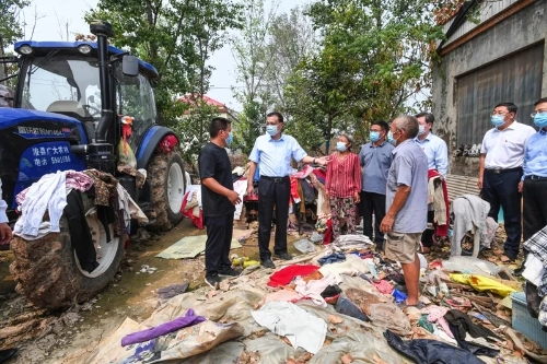 楚雄李克强在河南考察并主持召开灾后恢复重建专题会议